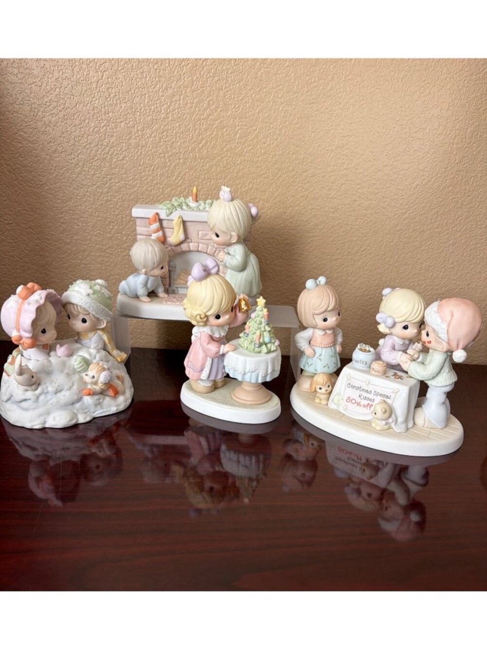Precious Moments Christmas Figurines Lot of 4 527637 879185 878901 104215